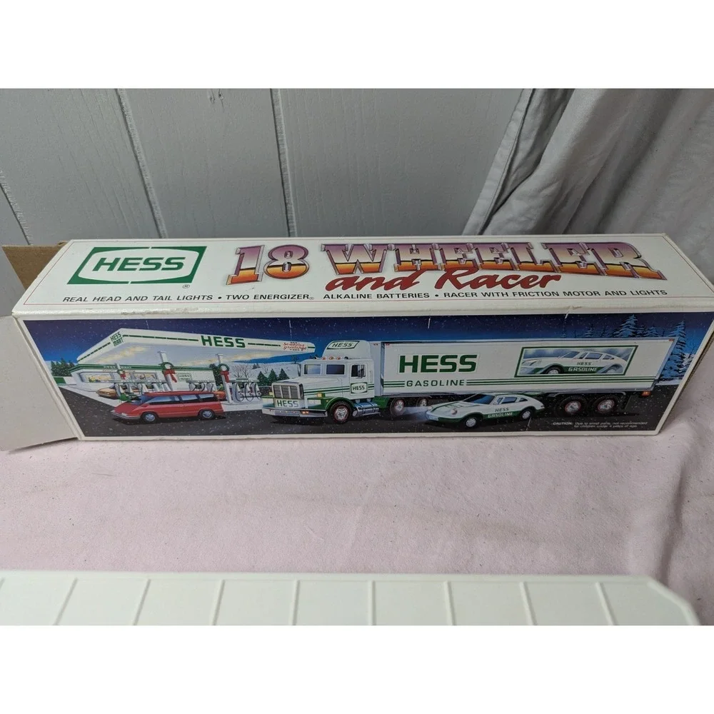 Hess gasoline 18 wheeler truck semi & racer car vintage 1992 with lights new box